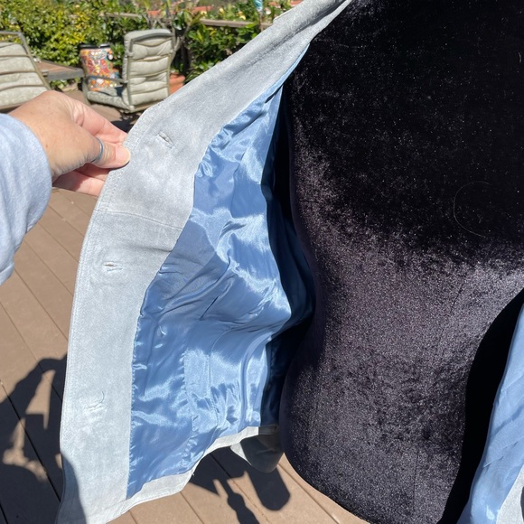 100 % Leather feels like suede. Pretty blue and lined. Needs to be dry cleaned. - Picture 6 of 6